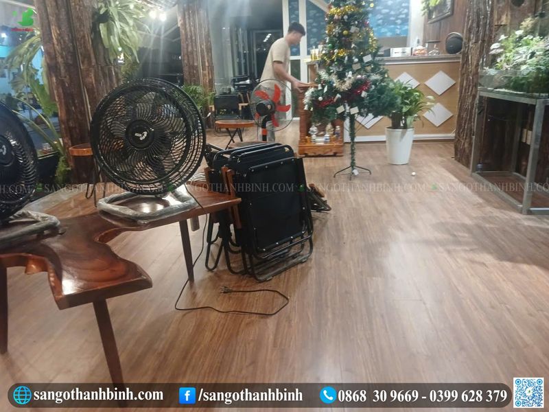 Thi công sàn gỗ Wilson cho quán cafe