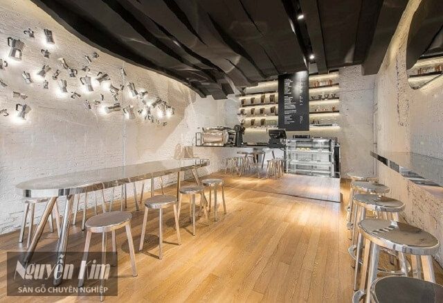 Lựa chọn lắp đặt sàn gỗ công nghiệp cho quán cafe
