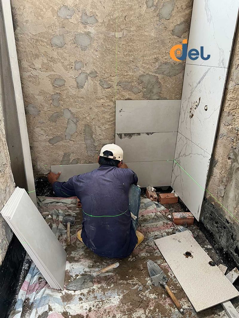 Ốp gạch tường nhà vệ sinh