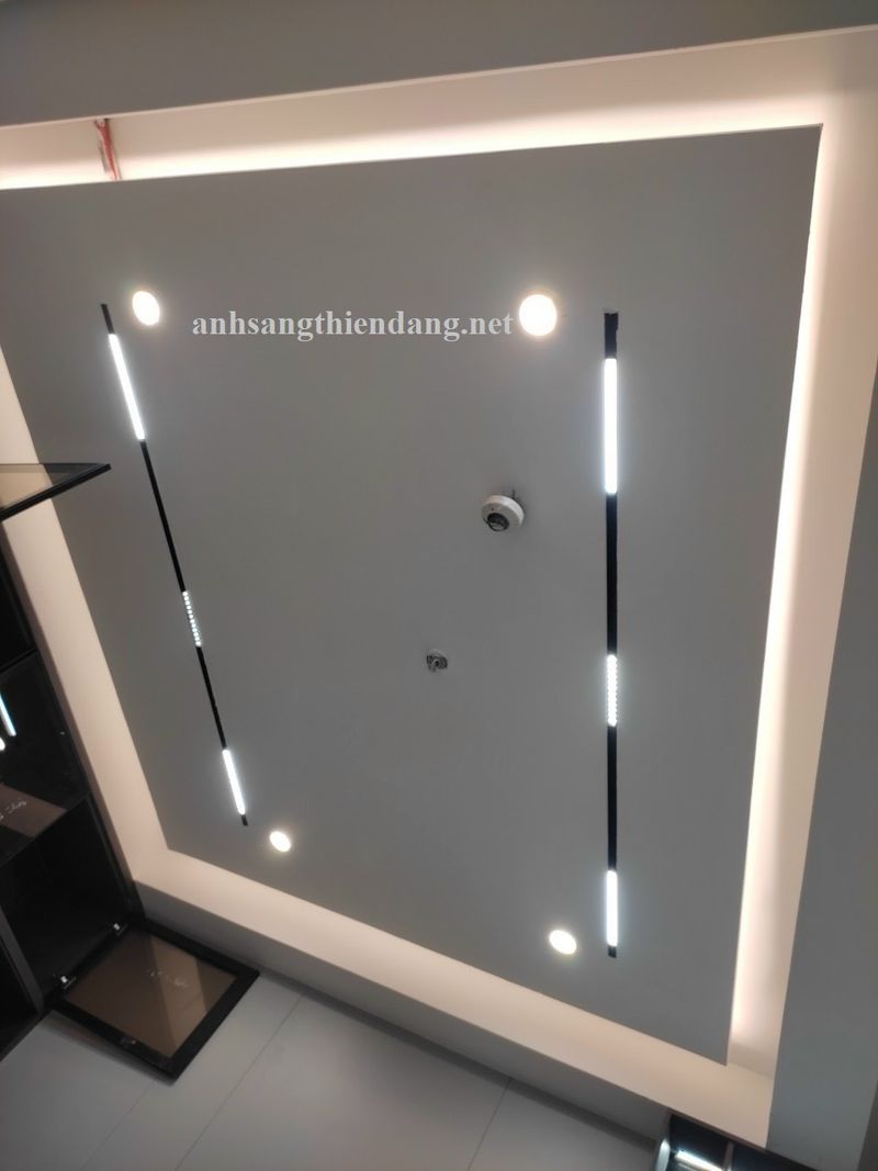 Thi công đèn LED ray nằm chậm thực tế
